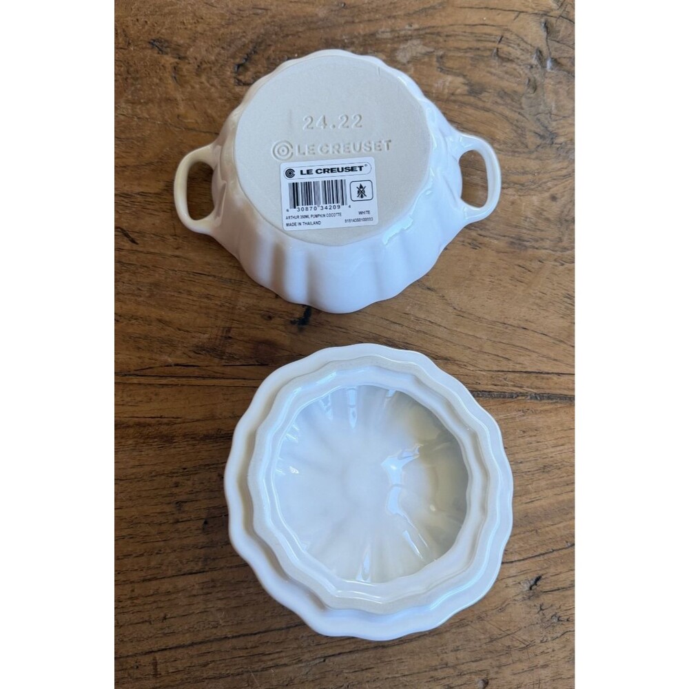 Le Creuset Stoneware Figural Pumpkin Mini Cocotte 12 oz 350 ml White NEW NIB - Picture 9 of 12